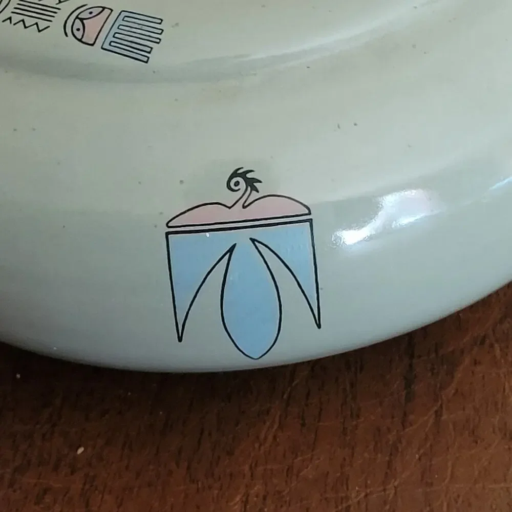 Vintage Native American stoneware pottery lidded bowl 1989